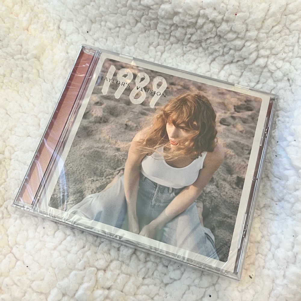 1989 (taylor’s version) Pink Rose Garden Edition CD!